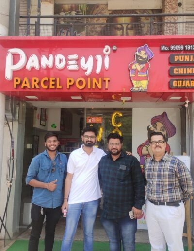 An entire team of Kamlesh Modi, an Internet personality and Food Vloger on Youtube and other social media platforms. visited Pandeyji Parcel Point.